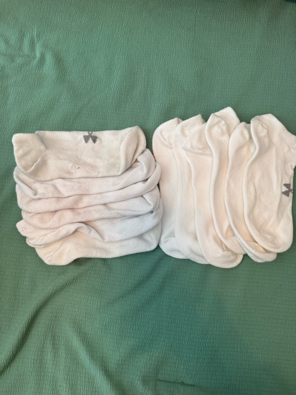 Under Armour White Low-Cut Athletic No-Show Socks (Pair Lot)